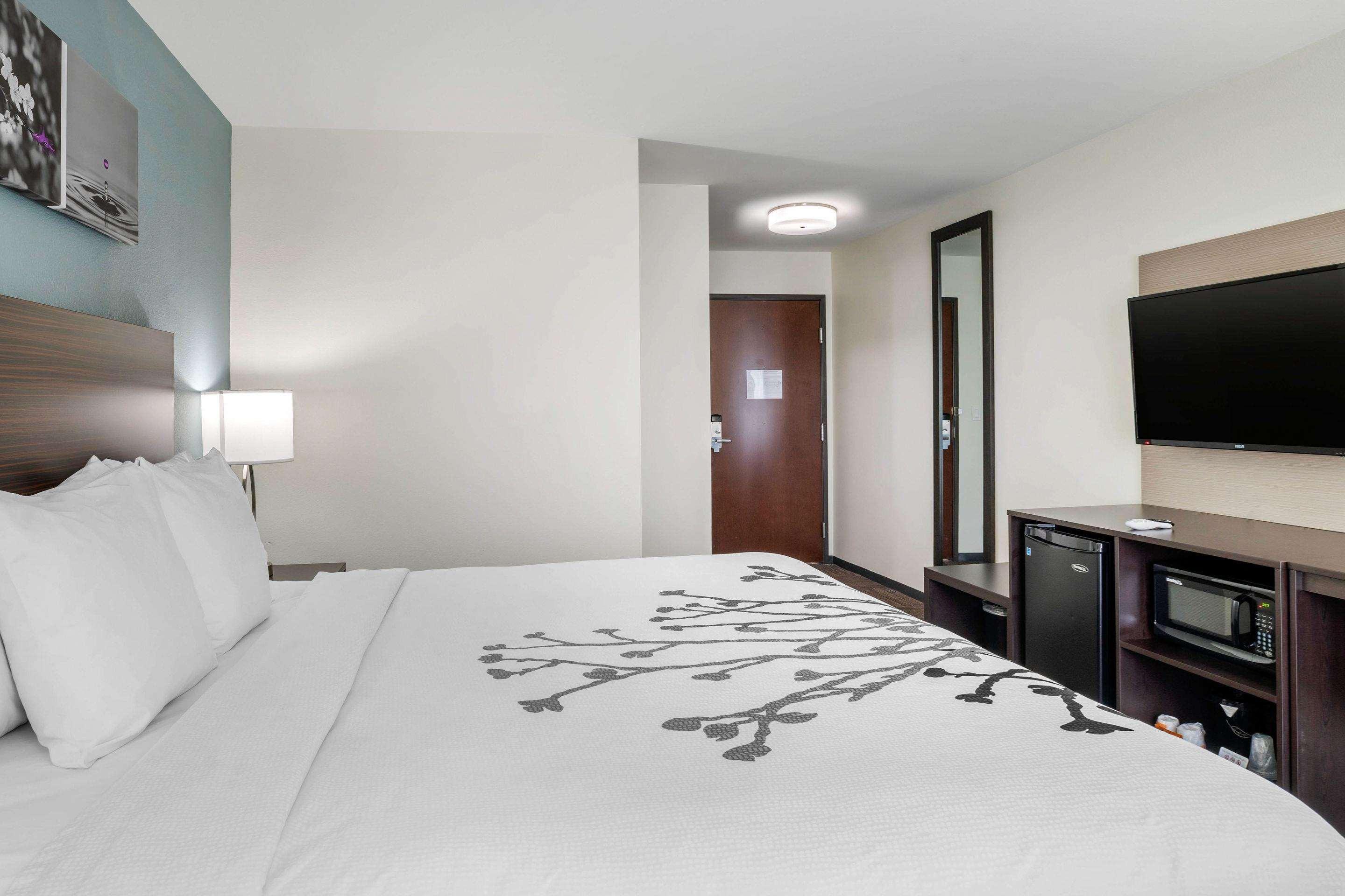 Hotel Sleep & Near Westchase 3*