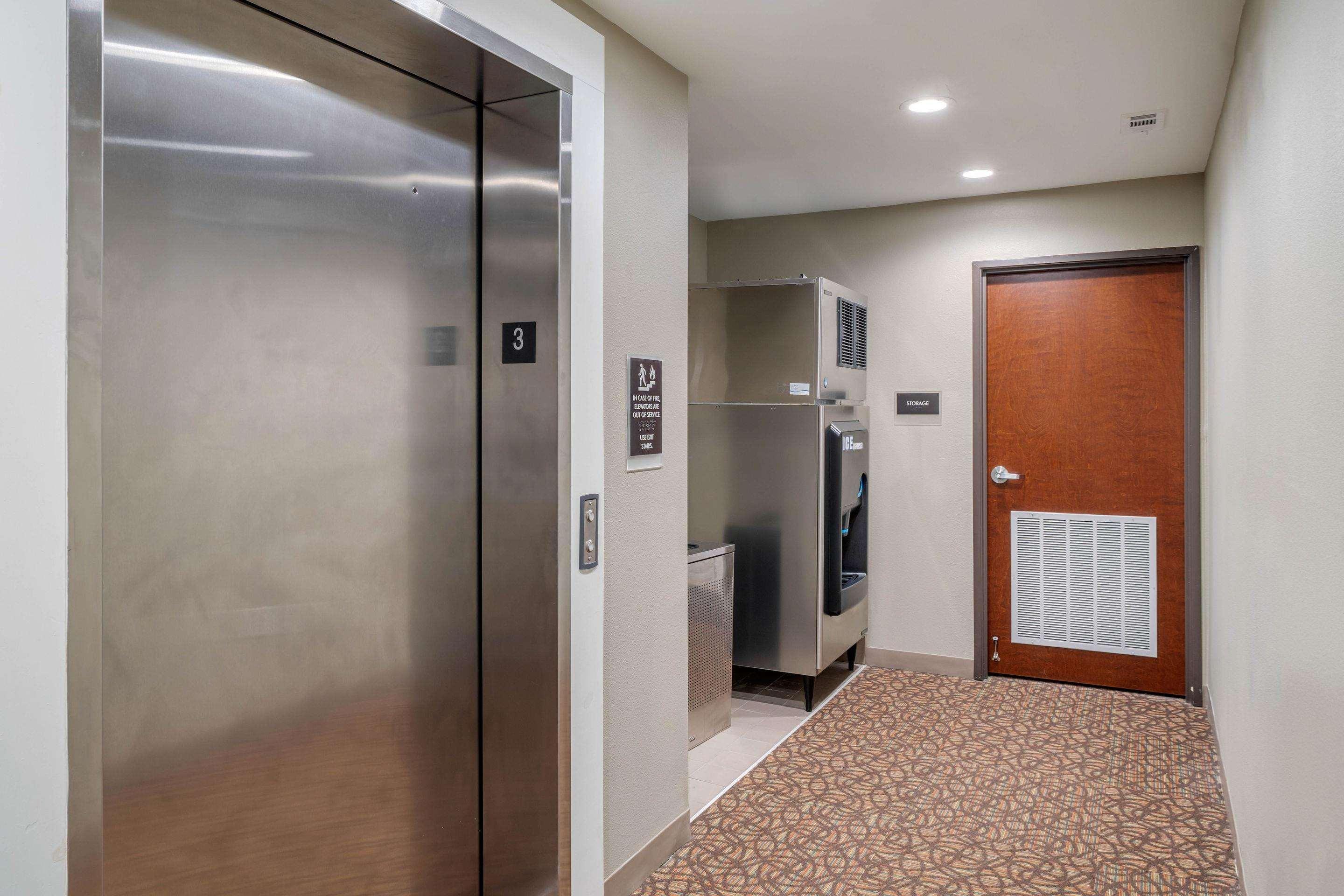 Sleep & Near Westchase 3*
